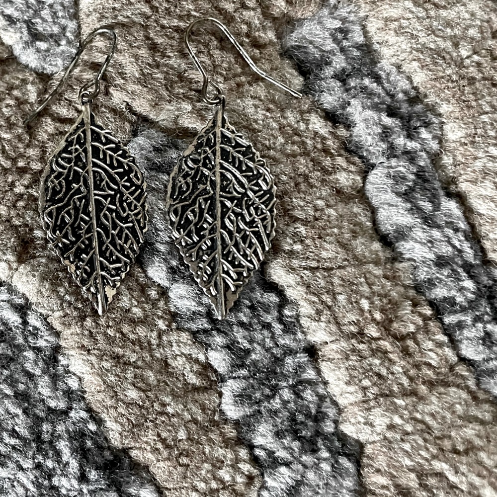 Sterling silver leaf earrings!